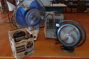 lot 429 image: Fans, Humidifier, Heater