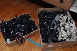 lot 471 image: Assorted Power Cords