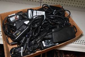 lot 464 image: Assorted Power Cords