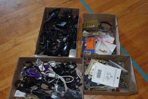 lot 468 image: Computer Accessories