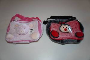 lot 391 image: 2 Plushies Lunch Boxes