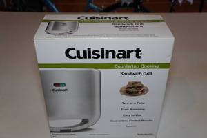 lot 399 image: Cuisinart Countertop Sandwich Grill