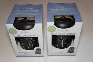 lot 411 image: 2 Essential Oil Diffusers