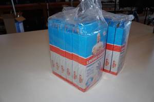 lot 534 image: 12 Mr Clean Loving Hands Latex Gloves
