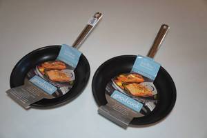 lot 544 image: 2 Goodcook Commercial 10 Saute Pans