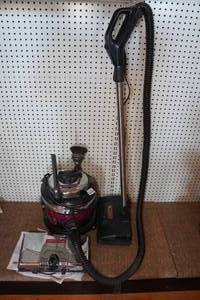 lot 457 image: Majestic Vacuum