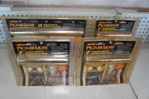 lot 562 image: Picture Lights