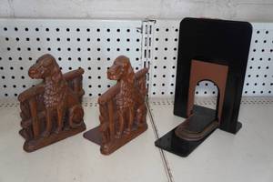 lot 557 image: Book Ends