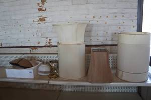 lot 561 image: Assorted Lamp Shades