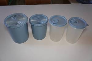 lot 577 image: Vintage Tupperware
