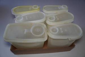 lot 576 image: Vintage Tupperware
