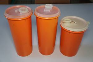 lot 590 image: Vintage Tupperware