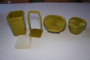 lot 592 image: Vintage Tupperware