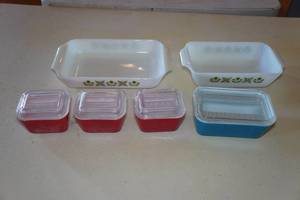 lot 638 image: Vintage Corningware Dishes