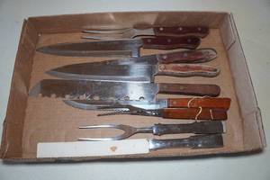 lot 647 image: Knives and Carving Forks