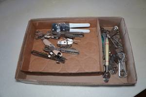 lot 669 image: Vintage Can Openers