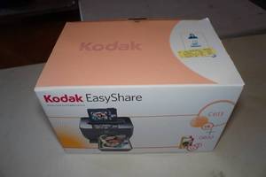 lot 687 image: Kodak Easy Share Digital Camera and Printer