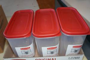 lot 680 image: 3 Rubbermaid Food Storage Containers