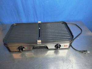 lot 7 image: Hamilton Beach 3-in-1 Electric Indoor Grill  Griddle