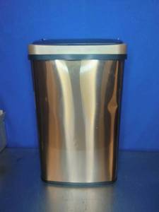 lot 8 image: Eco Tech 13 Gal Stainless Steel Motion Sensor Kitchen Trash Can, Rose Gold