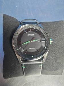 lot 2 image: Citizen Mens Classic Eco-Drive Leather Strap Watch