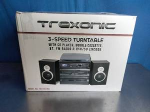 lot 31 image: Trexonic 3-Speed Turntable Home Stereo System