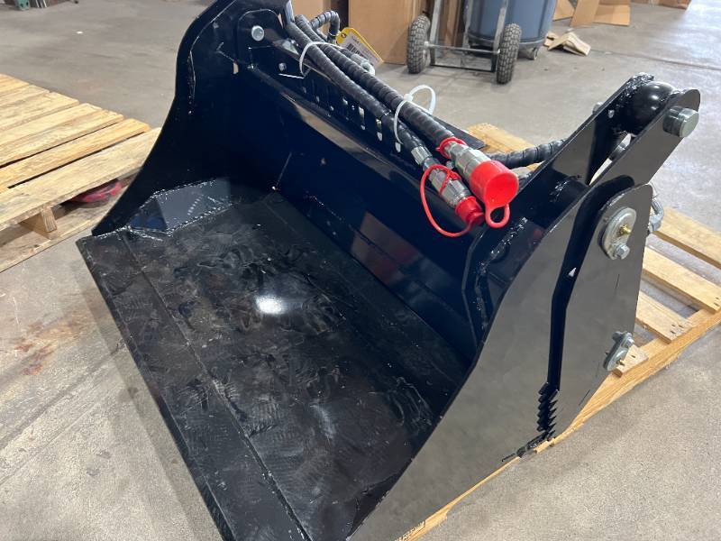 lot 5044 image: FUTURE Mini Skid Steer Bucket (FT-XKH39F)