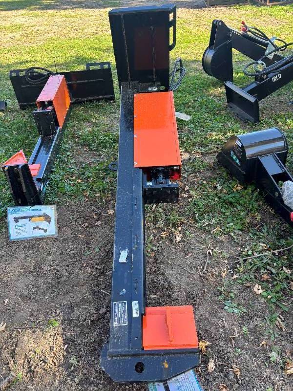 lot 5220 image: FUTURE Mini Skid Steer loader Log Splitter (FT-HLS25)