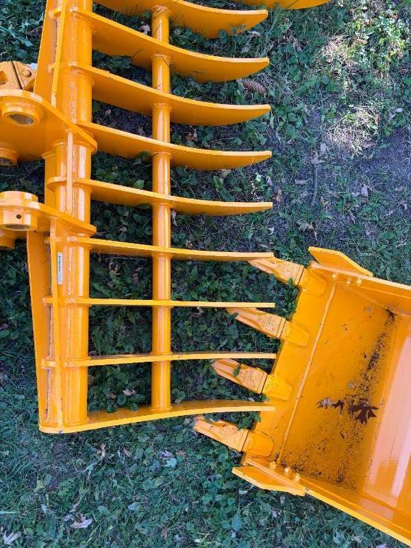 lot 6404 image: FUTURE 44 CAT 305 Dense-Teeth Rake