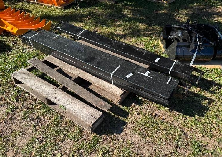 lot 8279 image: FUTURE 6 Ft Fork Extensions, 1 pair