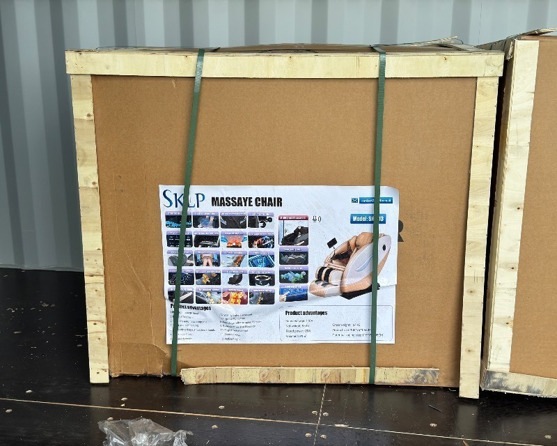 lot 9666 image: FUTURE Massage Chair with LCD Screen (FT-S13)