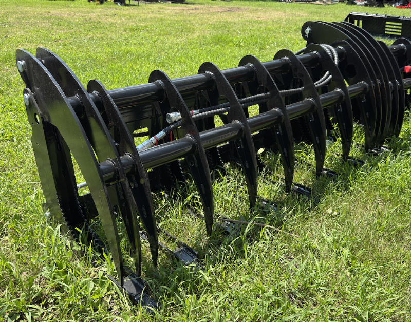lot 4955 image: FUTURE Skid Steer Grapple (FT-CLG72C)