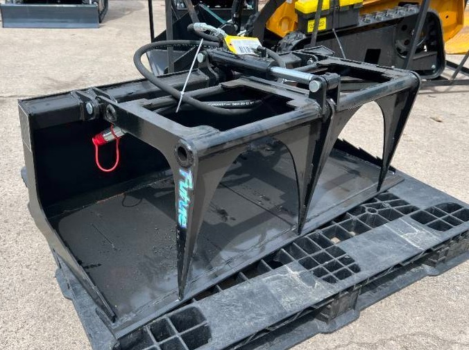 lot 5289 image: FUTURE Skid Steer Plate Grabber Grapple - 44 Inches (FT-X PG44C)