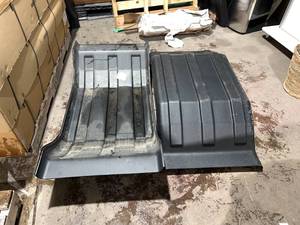 lot 10284 image: Minimizer Fenders 51x25x10 Drop