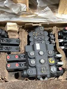 lot 10287 image: Hydraulic Valve Bank