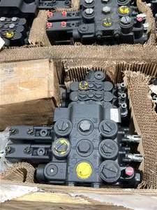 lot 10292 image: Hydraulic Valve Bank