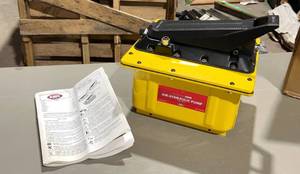 lot 10299 image: AME Air Hydraulic Pump