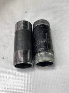 lot 10236 image: Black Steel Pipe 4x1.5 Nipple Fittings