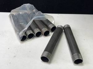 lot 10225 image: Black Steel Pipe 1.5x10 Nipple Fitting