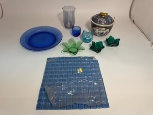 lot 20 image: Lot of Blue GlassCeramic Items