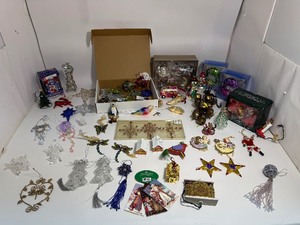 lot 28 image: Vintage Christmas Ornaments