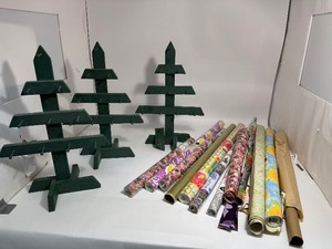 lot 29 image: Wooden Christmas Trees & Wrapping Paper