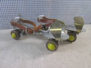 lot 45 image: (BS) Pair of Vintage Hawthorne Roll...