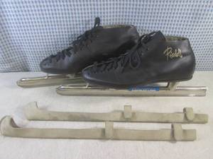 lot 46 image: (EW3) Pair of Vintage Rishell Ice S...