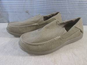 lot 73 image: (BSB) Pair of Crocs Size 13...