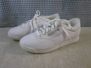 lot 75 image: (BSB) Pair of Reebok Shoes Size 8...