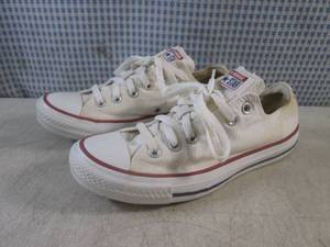 lot 78 image: (BSB) Pair of Converse All Star Sho...