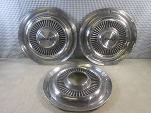 lot 120 image: (EW4) 3 Vintage Jeep Hubcaps...