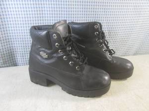 lot 128 image: (CSB) Pair of Womens Harley Davids...