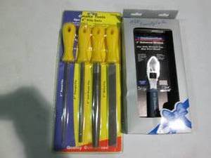 lot 4 image: Goodwrench 7in universal wrench plu...